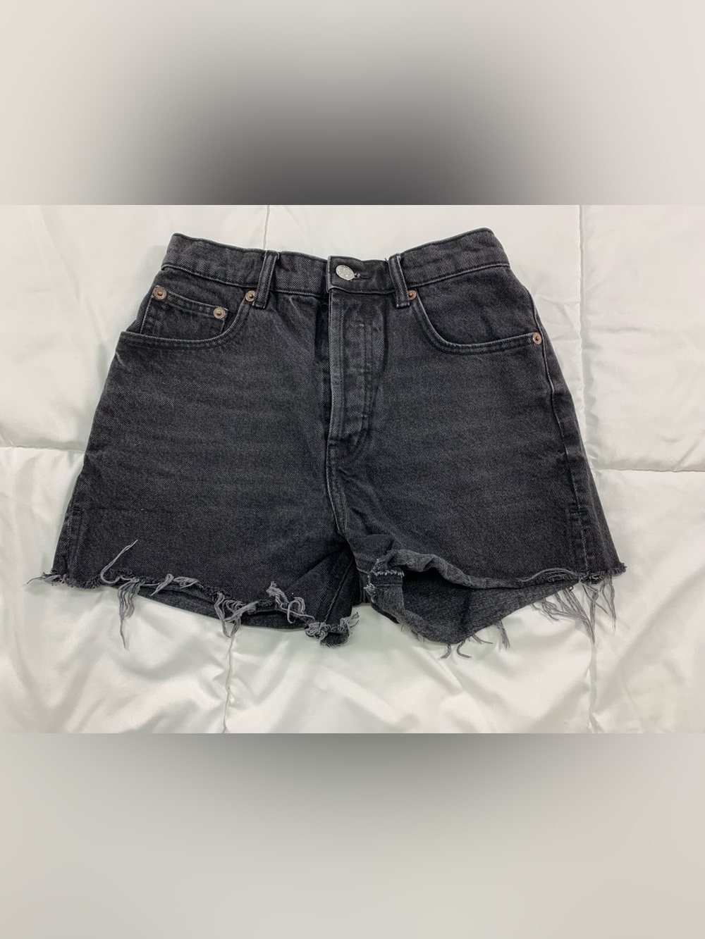 Preloved Zara jean shorts size 4